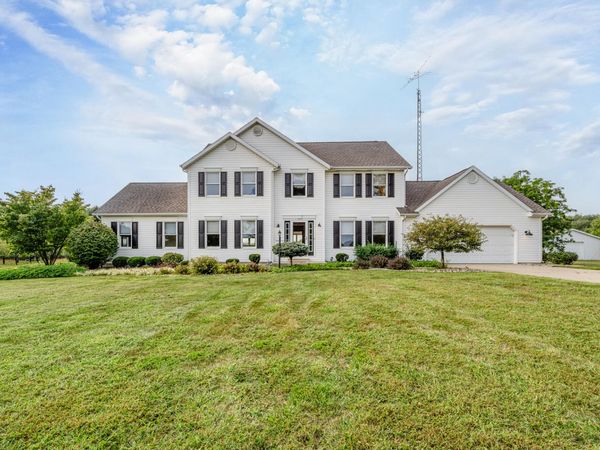 31401 Middle Crossing Road, Dowagiac, MI 49047