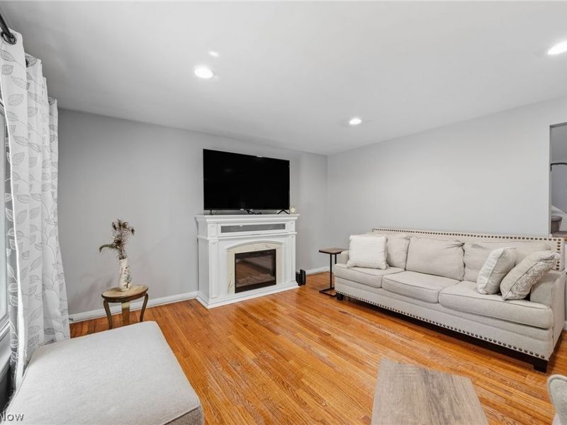 1631 Brainard Road, Lyndhurst, OH 44124 Photo 4