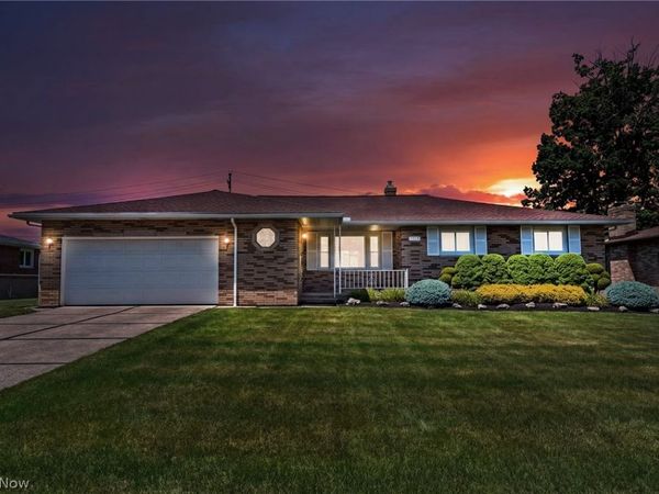 7492 James Drive , Middleburg Heights, OH 44130