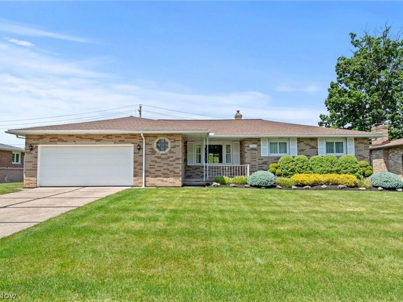 7492 James Drive, Middleburg Heights, OH 44130 Photo 2