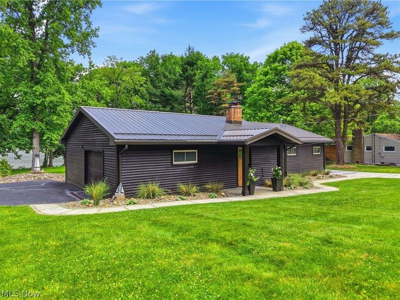 6115 Vale View Drive SW, Sherrodsville, OH 44675 Photo 2