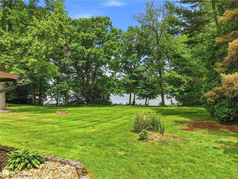 6115 Vale View Drive SW, Sherrodsville, OH 44675 Photo 5