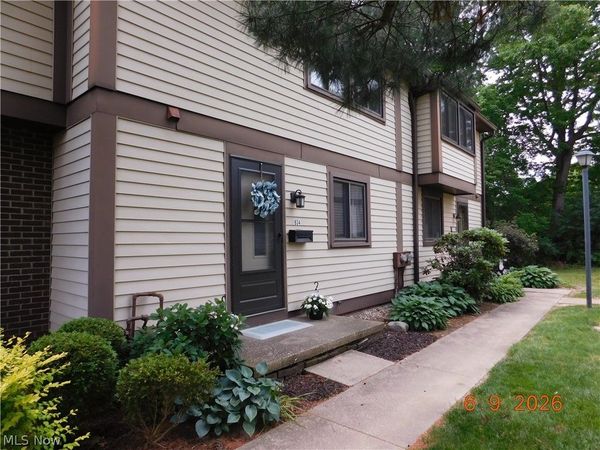 934 Hampton Ridge Drive, Akron, OH 44313