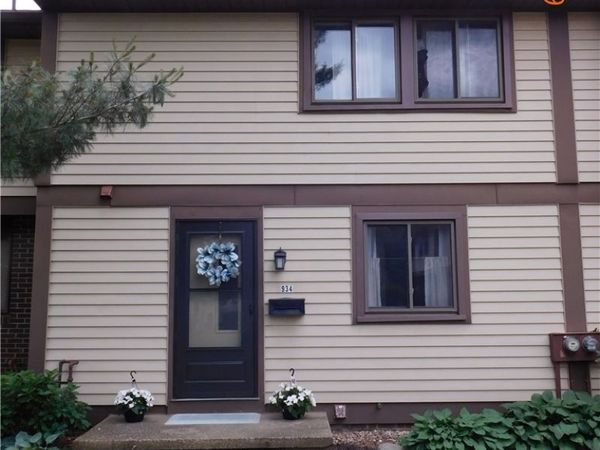 934 Hampton Ridge Drive, Akron, OH 44313