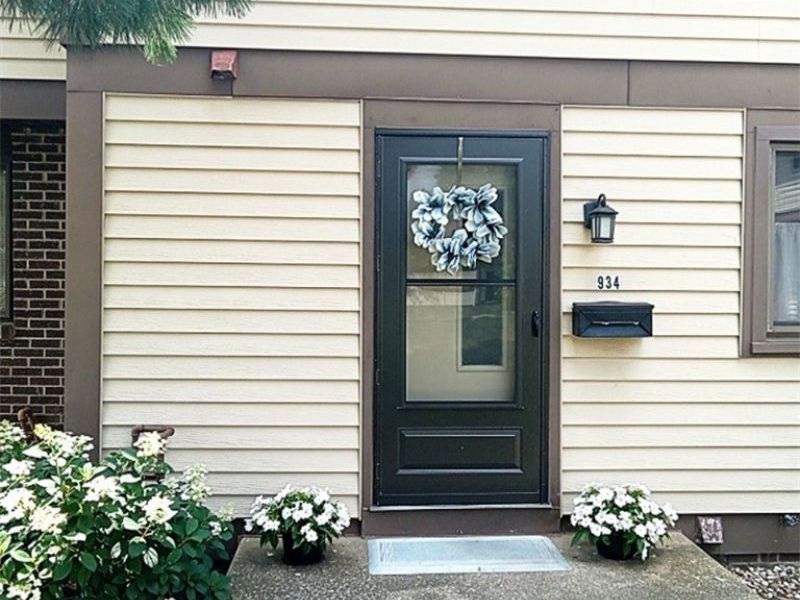 934 Hampton Ridge Drive, Akron, OH 44313 Photo 2