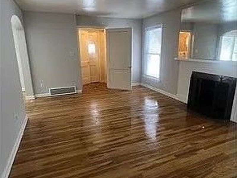 15511 Delrey Avenue, Cleveland, OH 44128 Photo 2