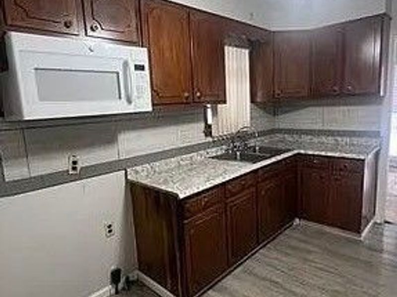 15511 Delrey Avenue, Cleveland, OH 44128 Photo 3
