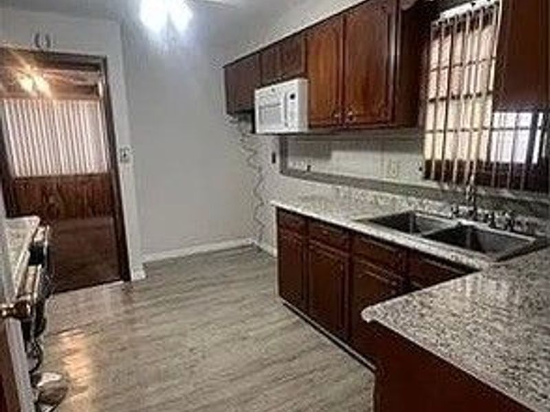 15511 Delrey Avenue, Cleveland, OH 44128 Photo 4