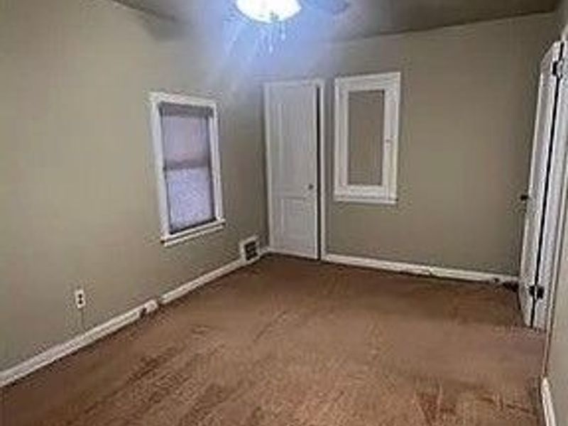 15511 Delrey Avenue, Cleveland, OH 44128 Photo 6