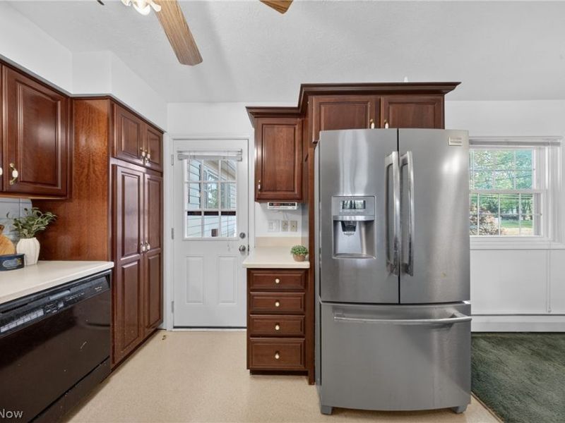 466 Colgate Avenue, Elyria, OH 44035 Photo 8
