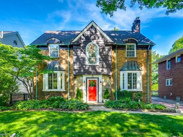 183 Castle Boulevard , Akron, OH 44313
