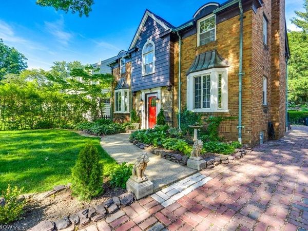 183 Castle Boulevard , Akron, OH 44313
