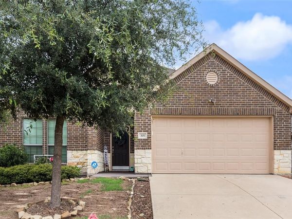 301 Billy Wickliffe Drive, Wilmer, TX 75172