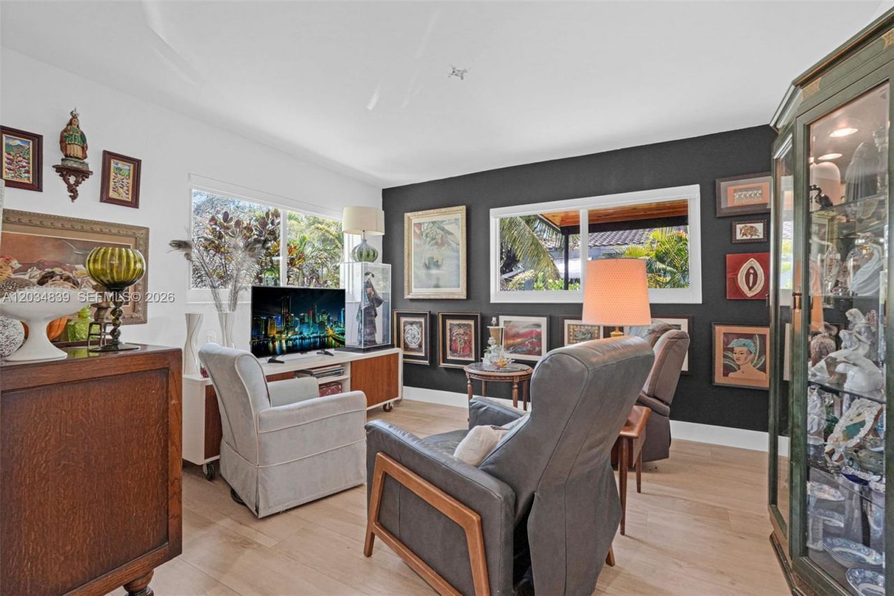 240 Nahkoda Dr, Miami Springs, FL 33166 Photo