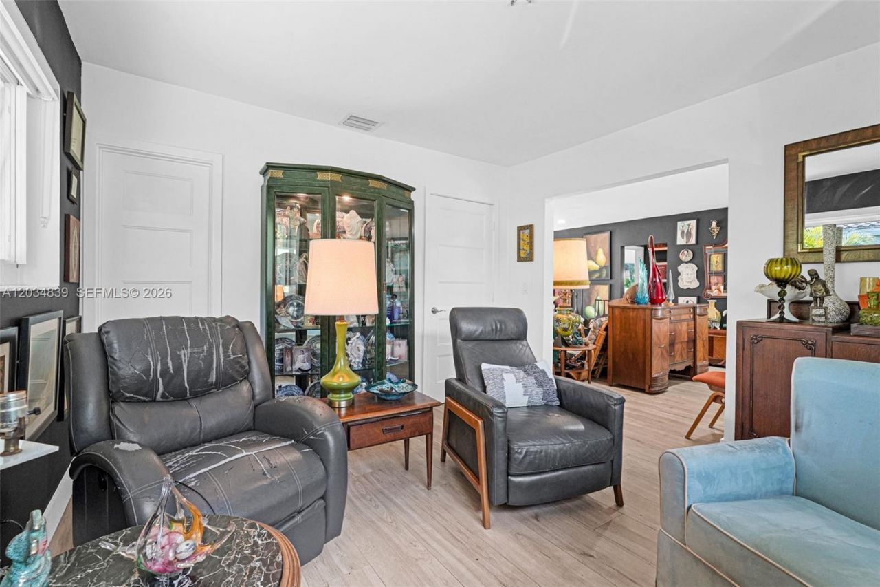 240 Nahkoda Dr, Miami Springs, FL 33166 Photo