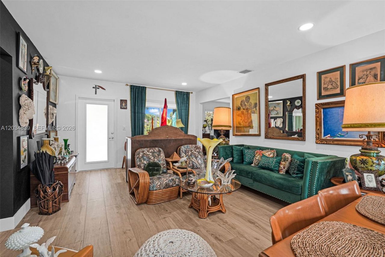 240 Nahkoda Dr, Miami Springs, FL 33166 Photo