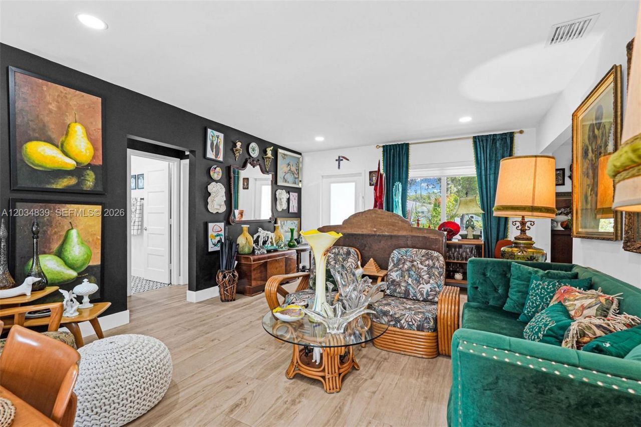 240 Nahkoda Dr, Miami Springs, FL 33166 Photo