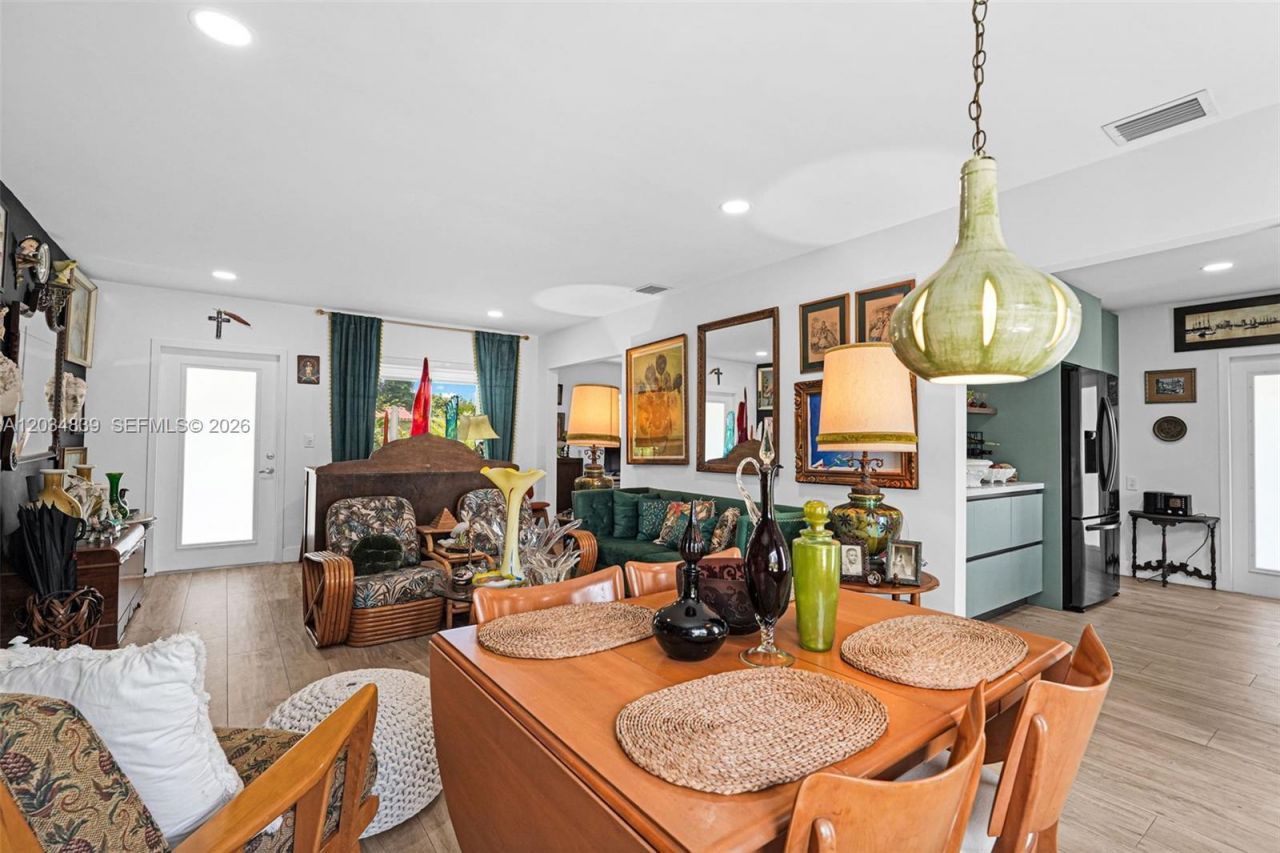 240 Nahkoda Dr, Miami Springs, FL 33166 Photo