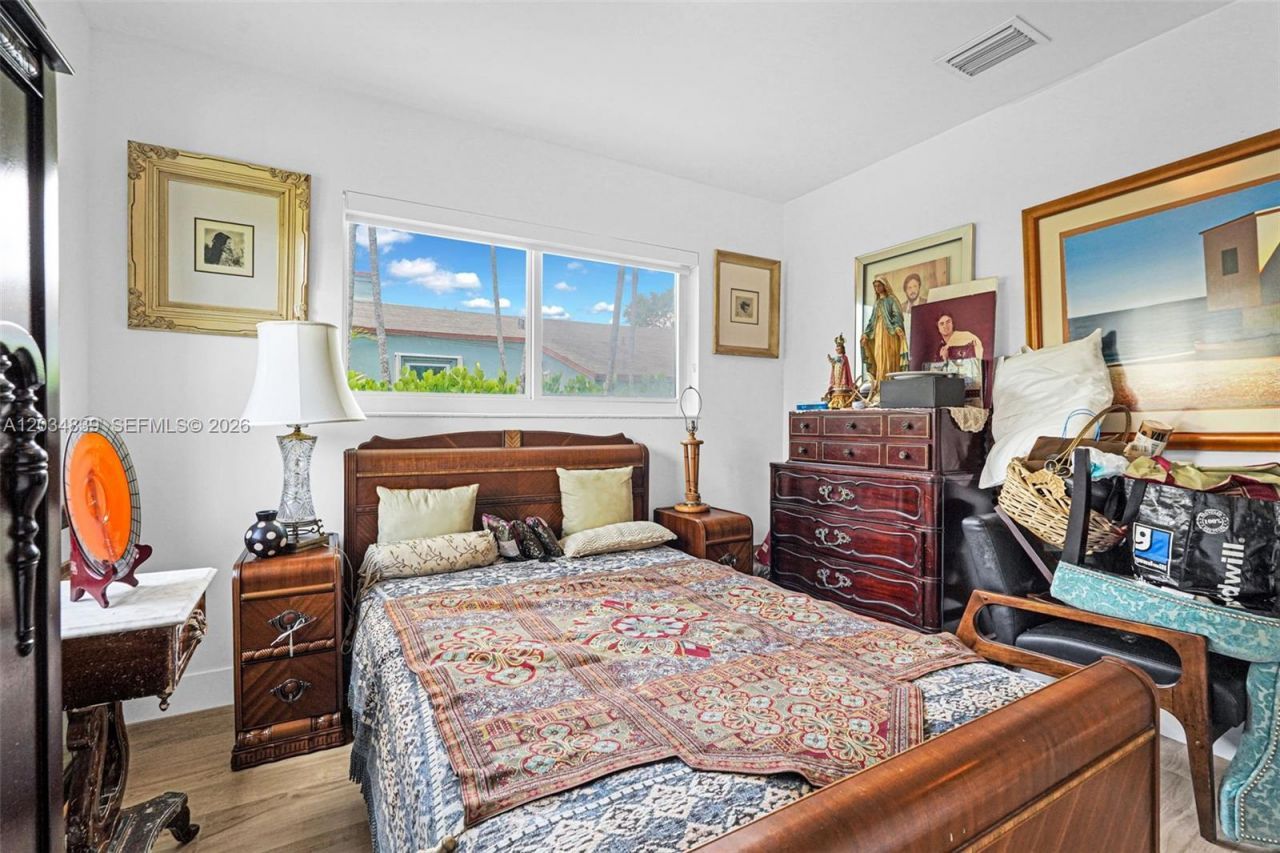 240 Nahkoda Dr, Miami Springs, FL 33166 Photo