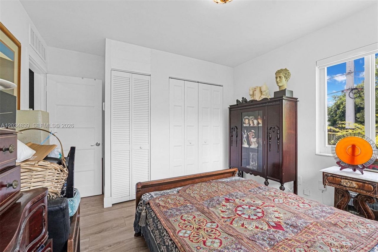 240 Nahkoda Dr, Miami Springs, FL 33166 Photo