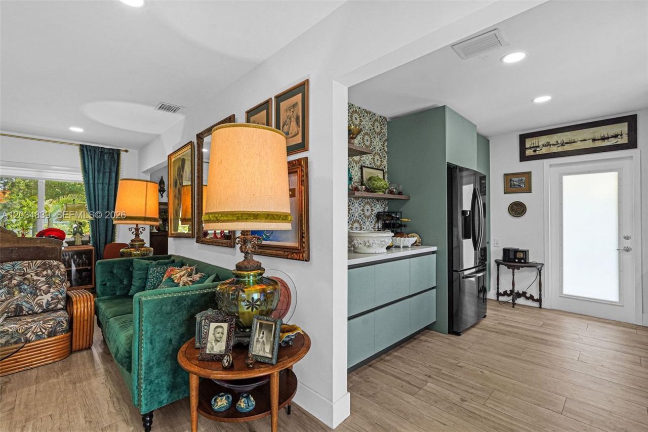 240 Nahkoda Dr, Miami Springs, FL 33166 Photo