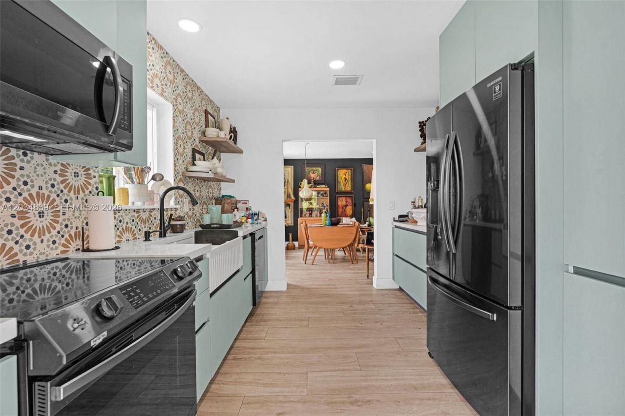 240 Nahkoda Dr, Miami Springs, FL 33166 Photo