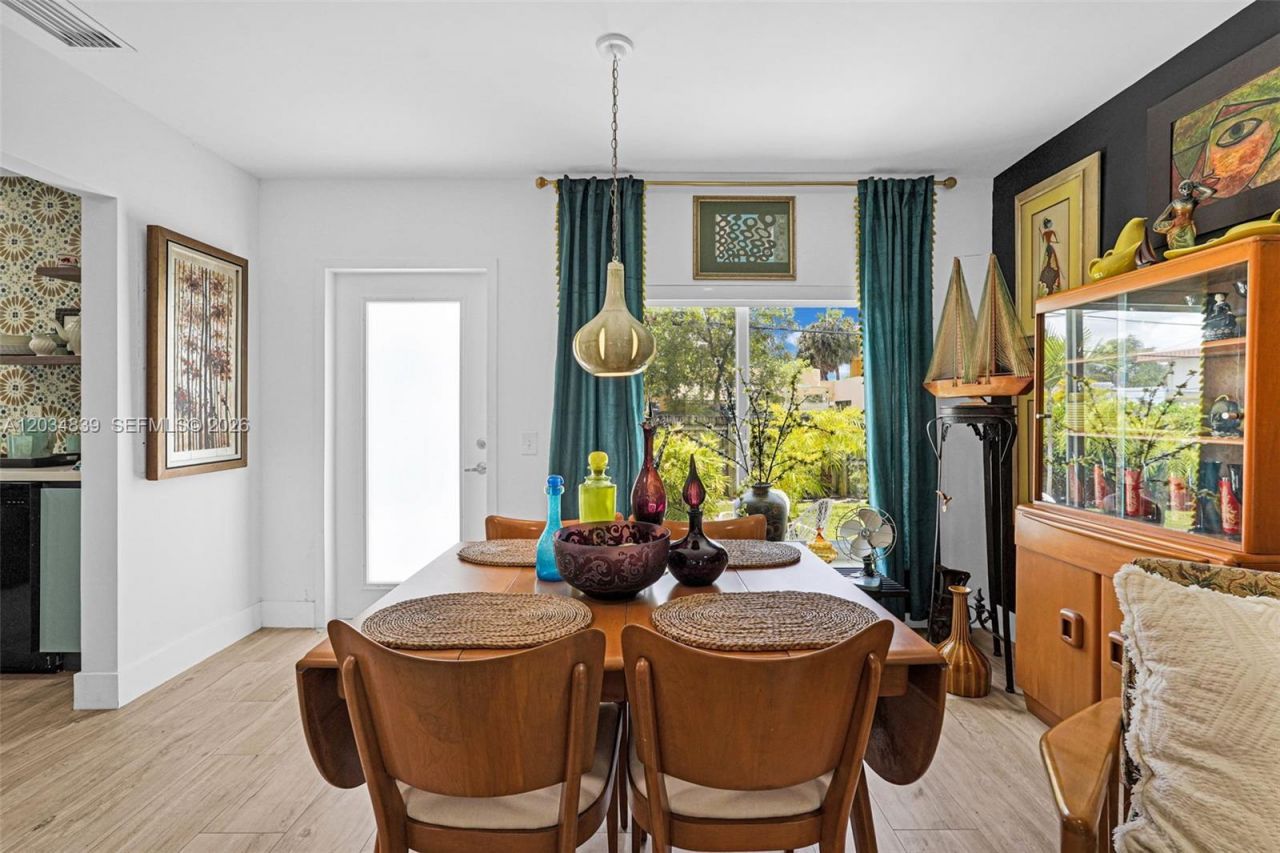 240 Nahkoda Dr, Miami Springs, FL 33166 Photo