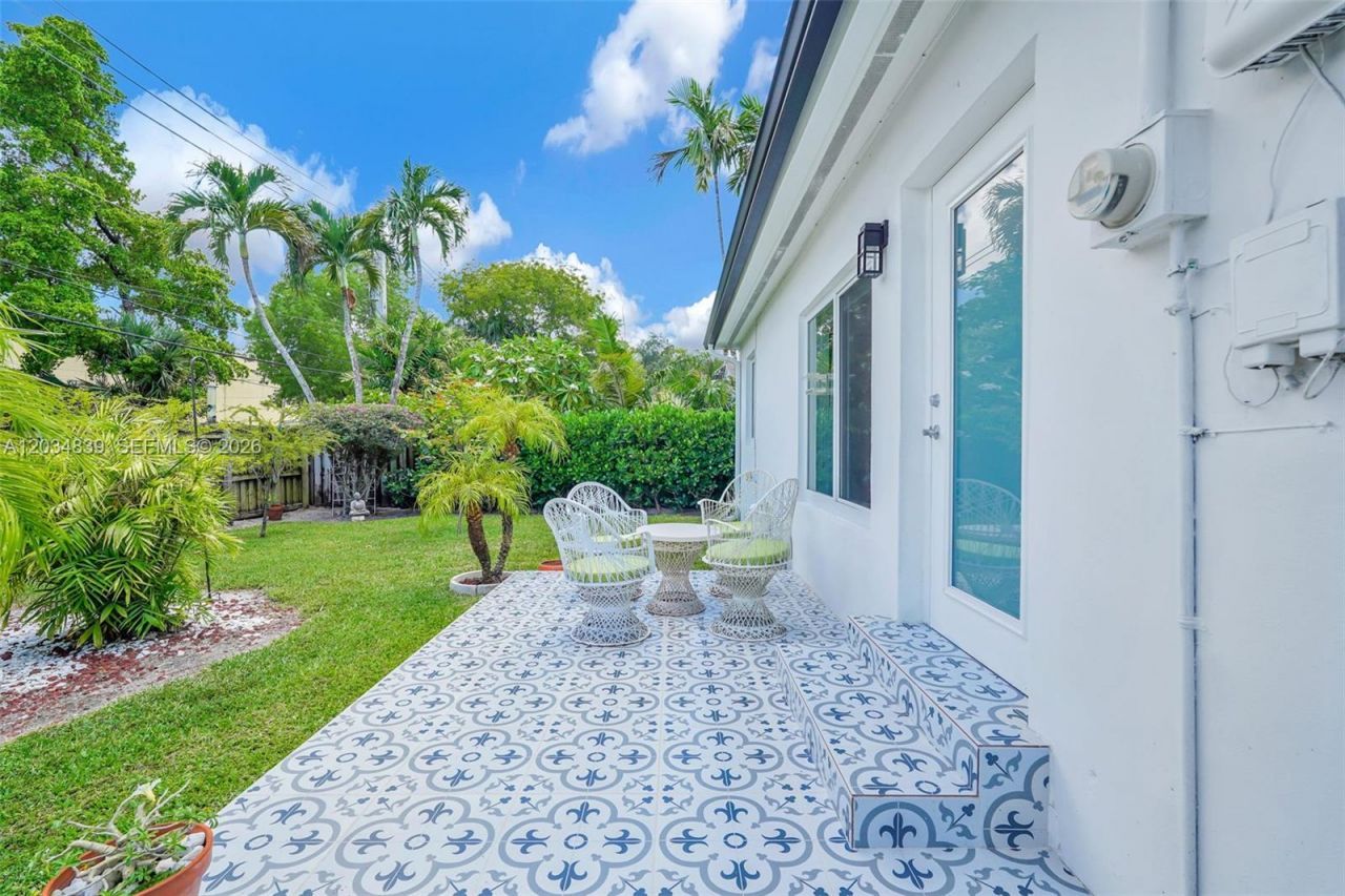240 Nahkoda Dr, Miami Springs, FL 33166 Photo