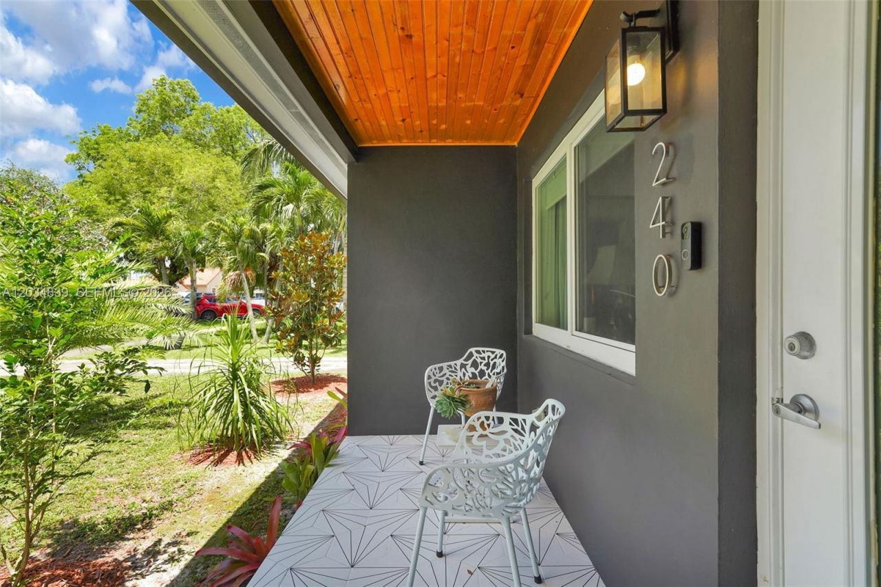 240 Nahkoda Dr, Miami Springs, FL 33166 Photo