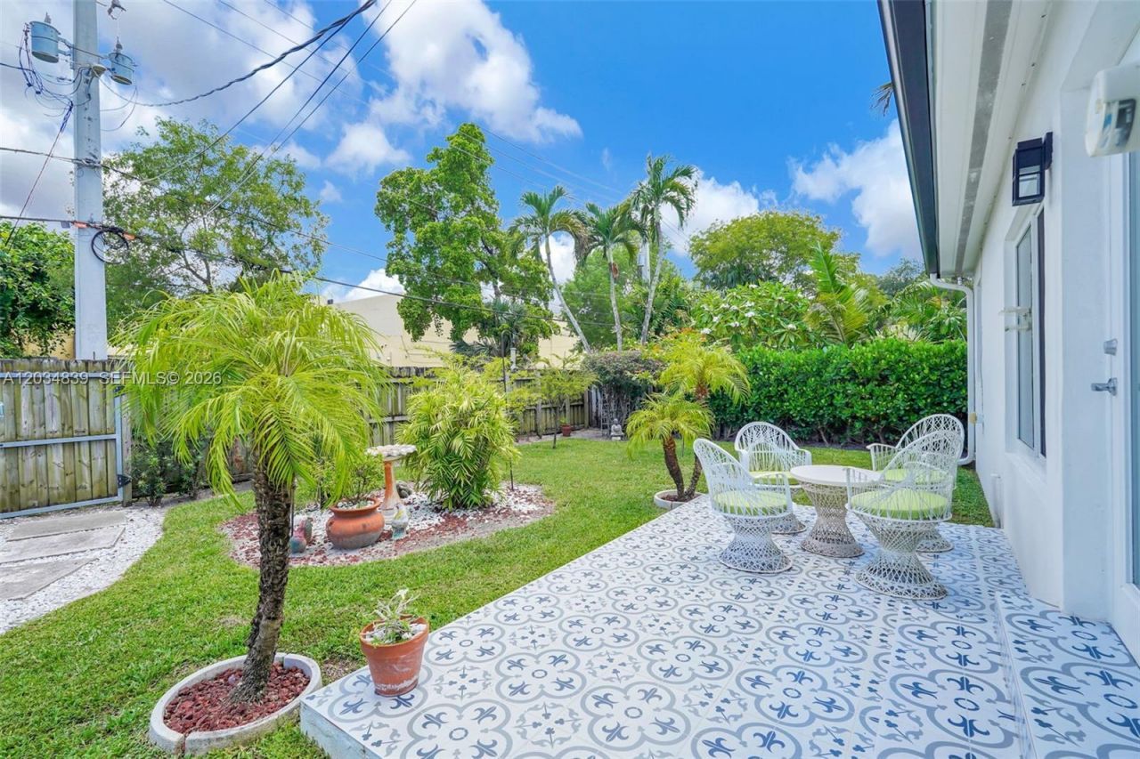 240 Nahkoda Dr, Miami Springs, FL 33166 Photo