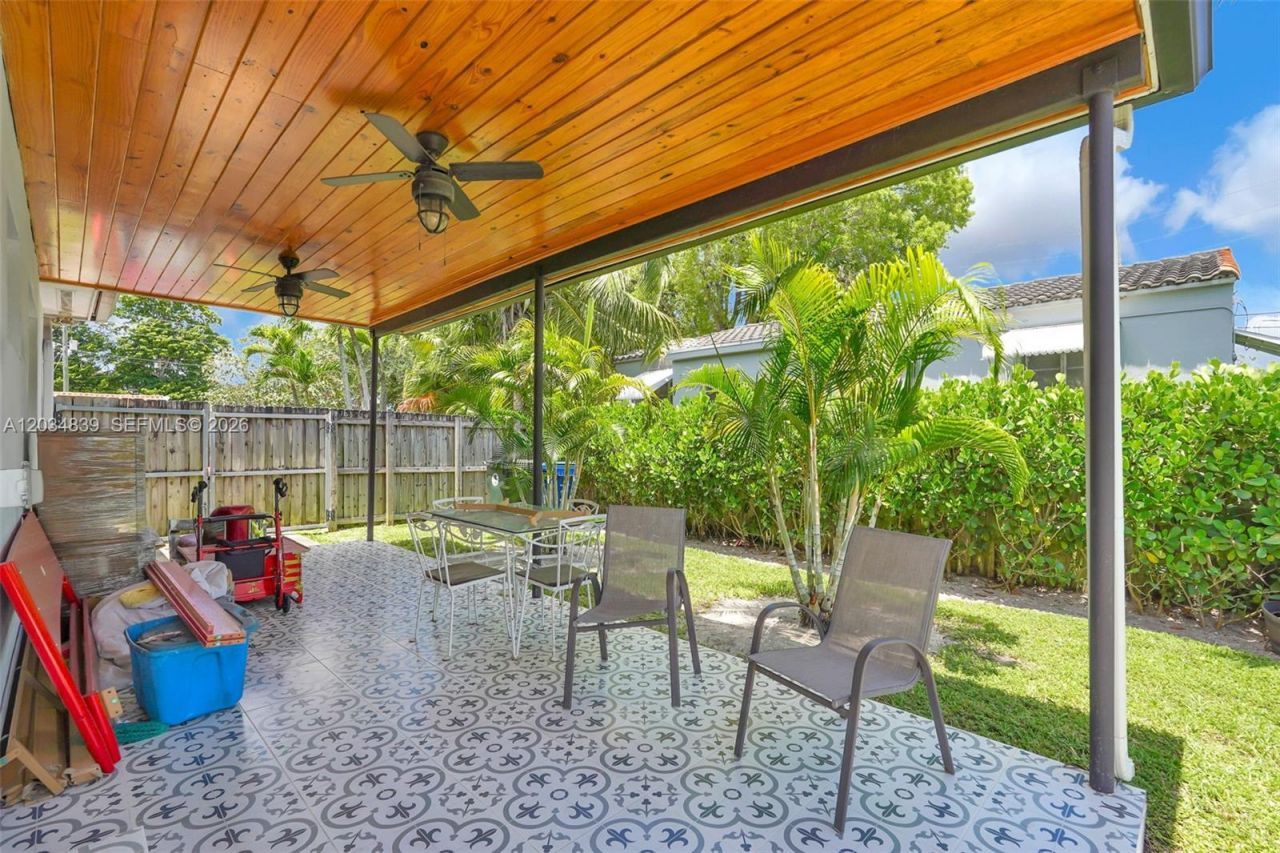 240 Nahkoda Dr, Miami Springs, FL 33166 Photo