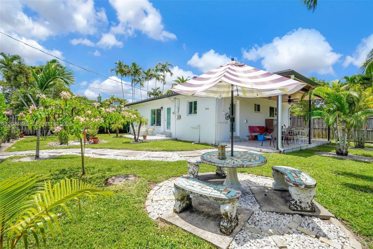 240 Nahkoda Dr, Miami Springs, FL 33166 Photo