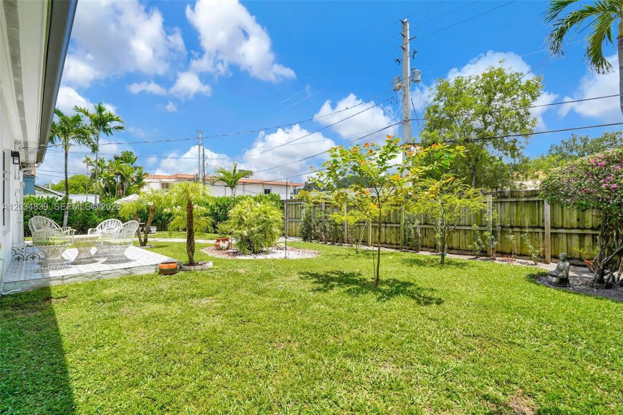 240 Nahkoda Dr, Miami Springs, FL 33166 Photo