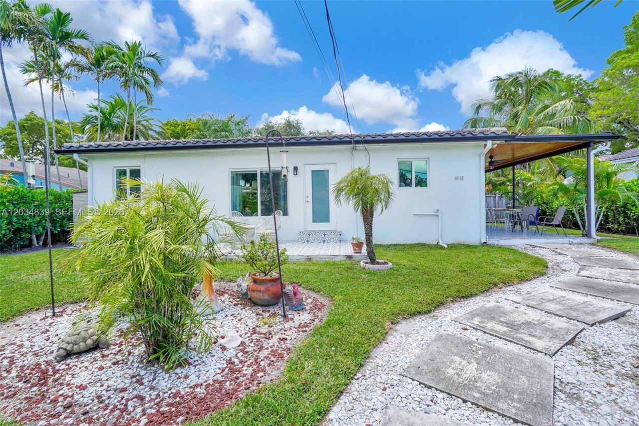 240 Nahkoda Dr, Miami Springs, FL 33166 Photo