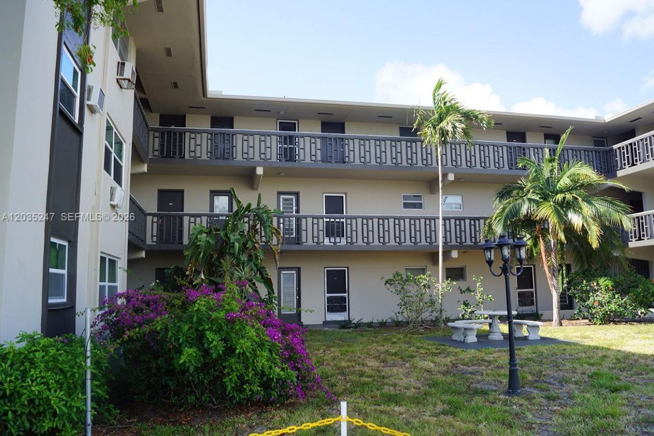 1250 E Sample Rd, Unit 303, Pompano Beach, FL 33064 Photo