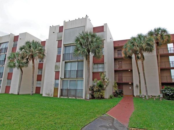 9411 SW 4th St , Unit 308, Miami, FL 33174