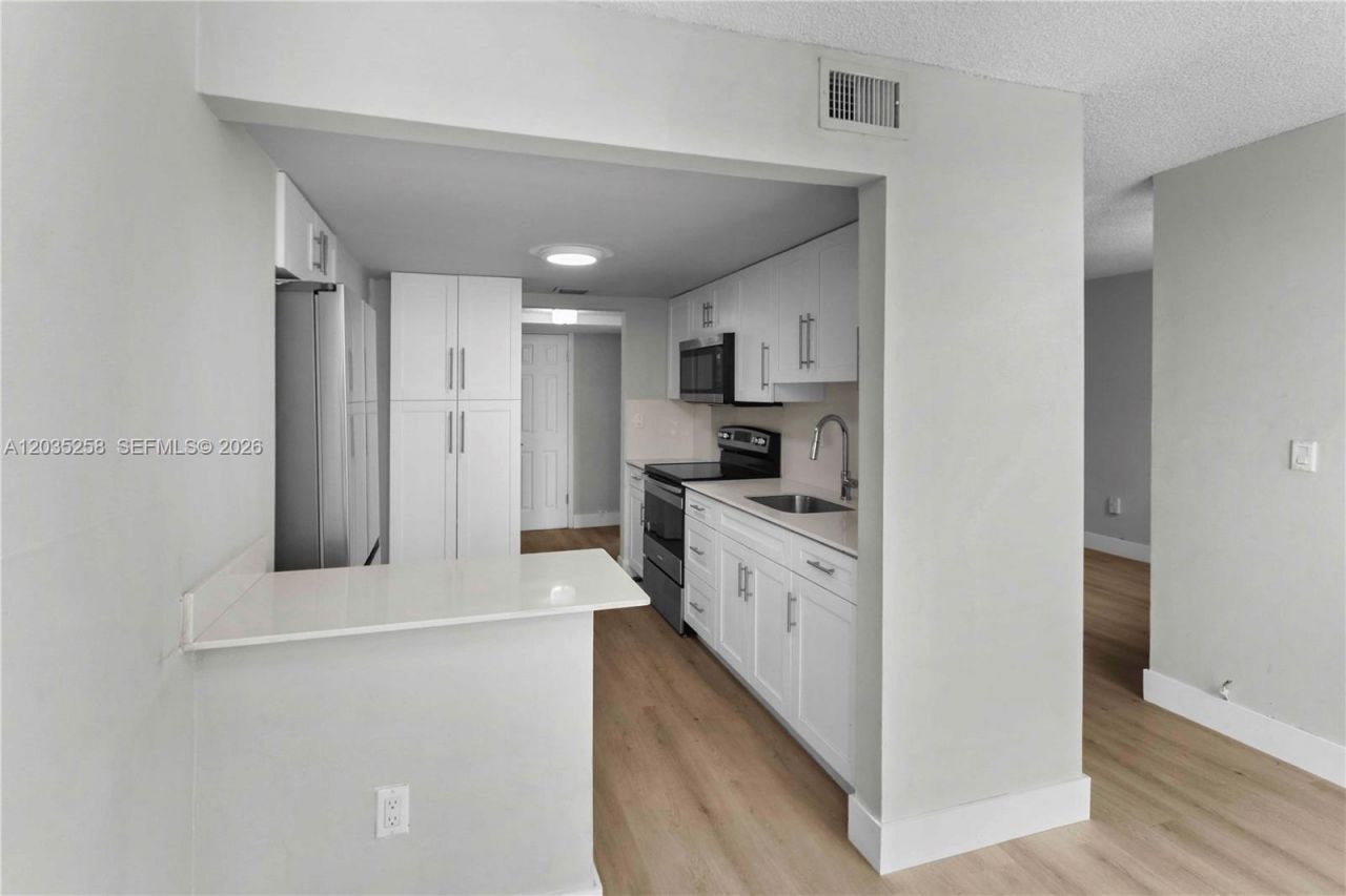9411 SW 4th St, Unit 308, Miami, FL 33174 Photo