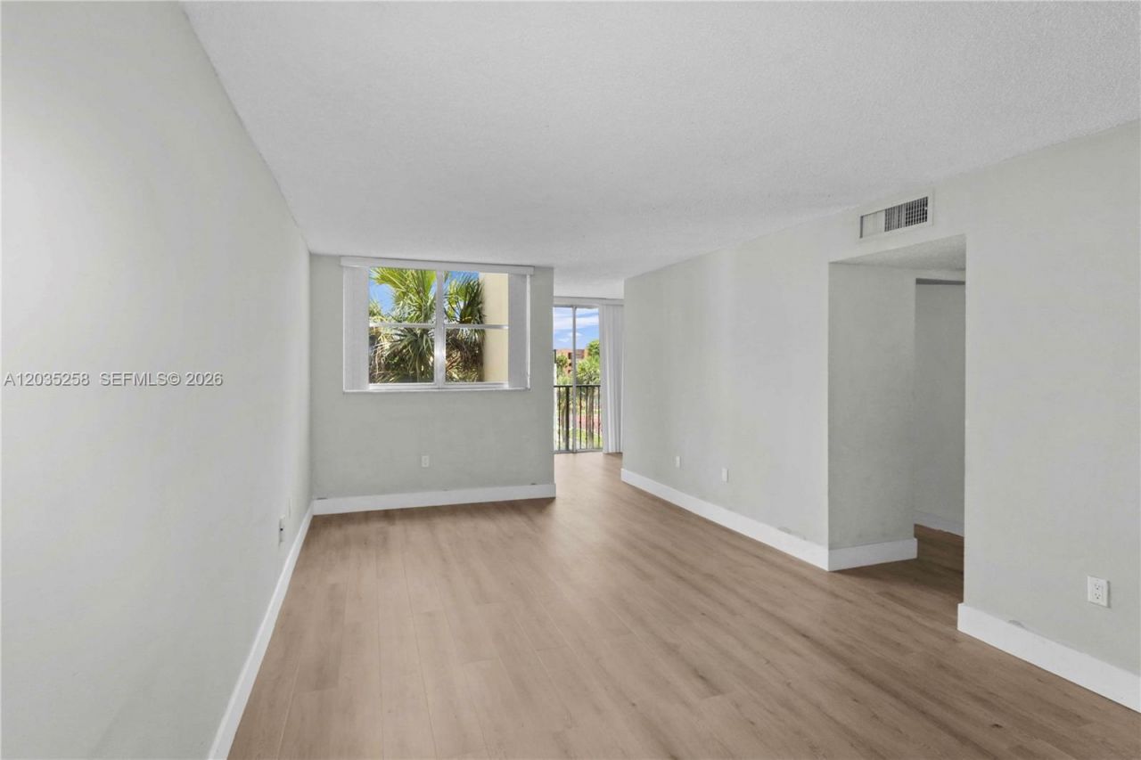 9411 SW 4th St, Unit 308, Miami, FL 33174 Photo