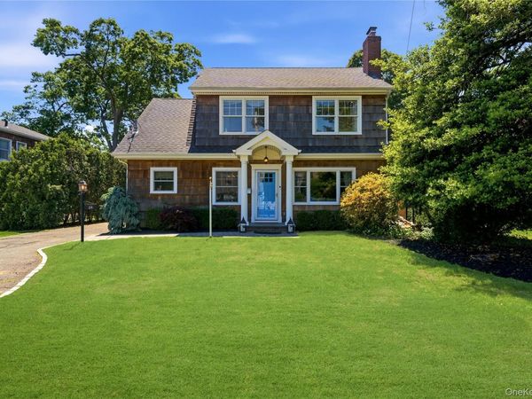 28 Hemlock Lane , Bay Shore, NY 11706