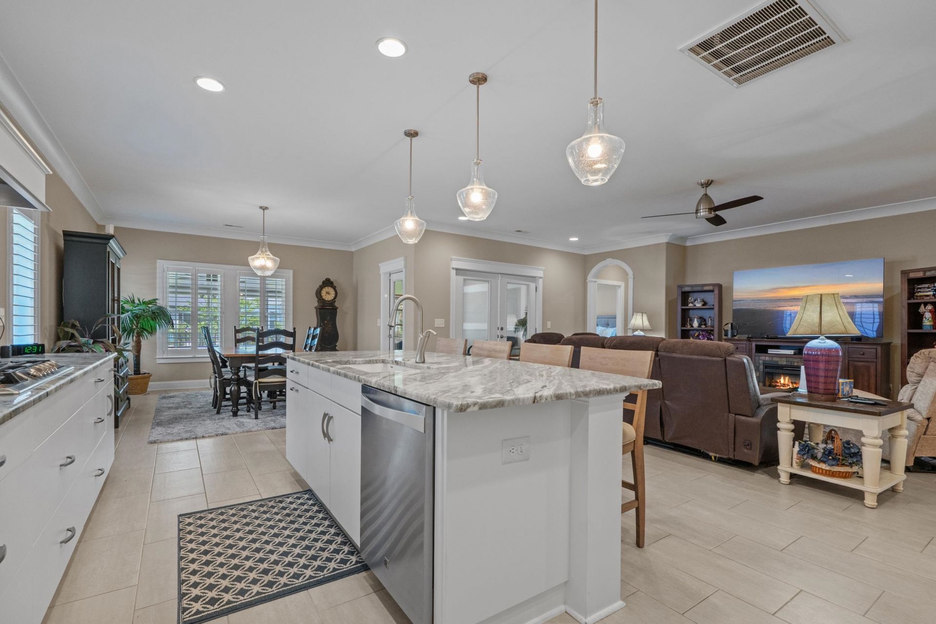 2100 Clematis Ct.  Photo 14