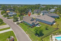 2100 Clematis Ct.  photo 4