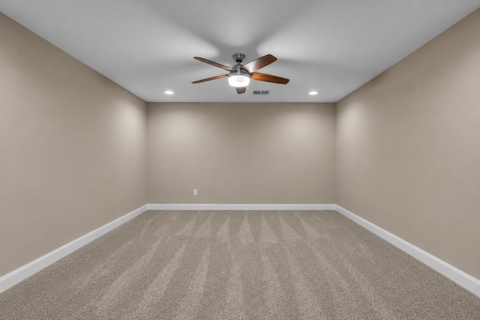 2100 Clematis Ct.  Photo 34