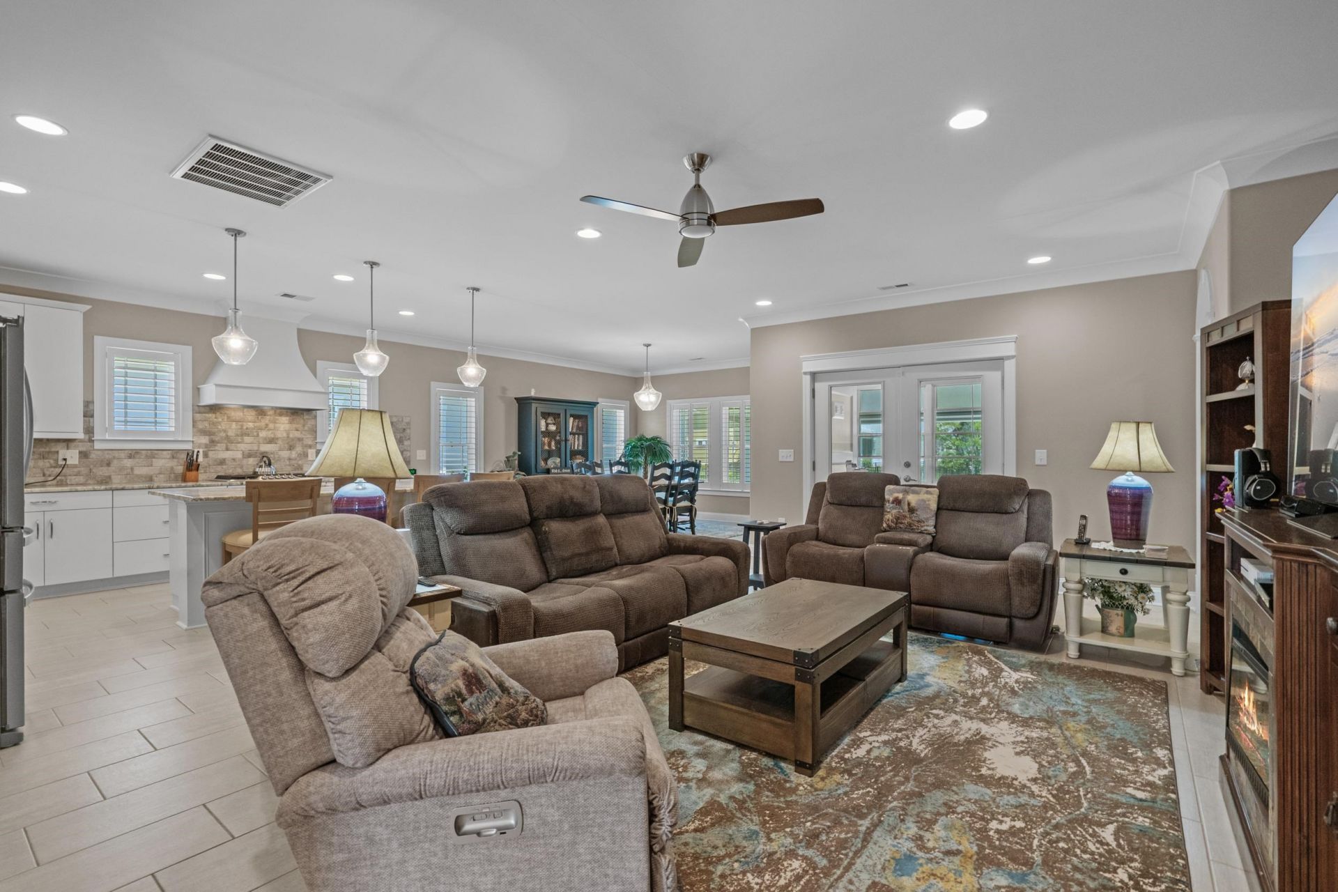 2100 Clematis Ct.  Photo 9
