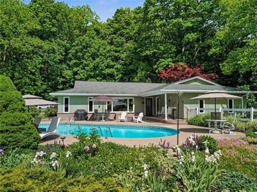 1722 Strong Road , Victor, NY 14564