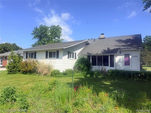 1930 GRATIOT BLVD , Marysville, MI 48040