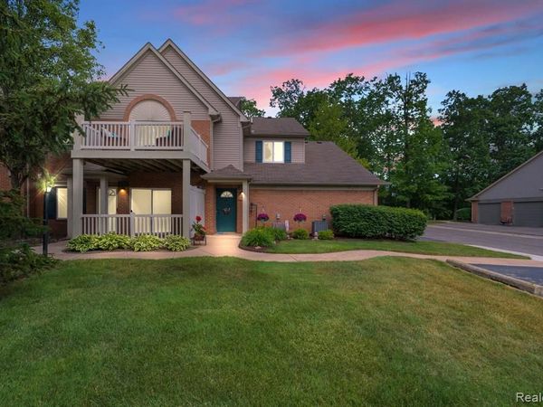 310 Marigold Circle , Westland, MI 48185