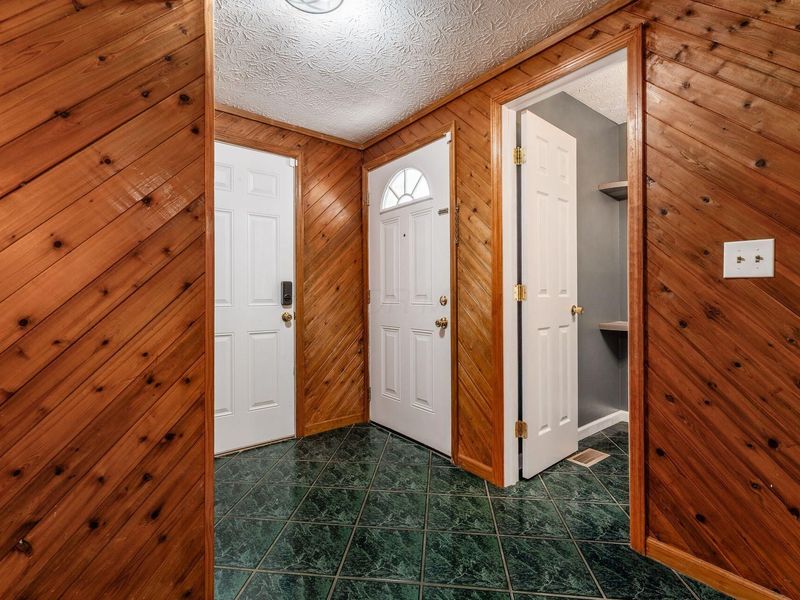 3766 Hunting Lane , Columbus, OH 43230 Photo 5