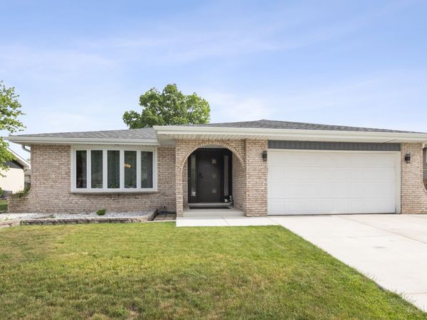 11853 Chisholm Trail , Orland Park, IL 60467