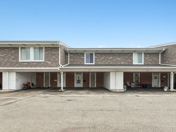 15 Cour Deauville , Palos Hills, IL 60465