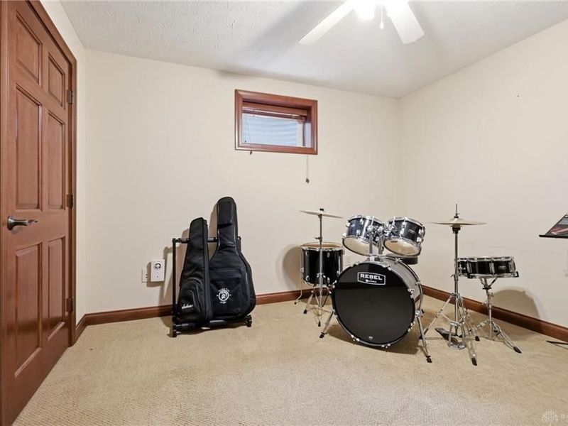 1927 Cider Mill Way, Tipp City, OH 45371 Photo 37